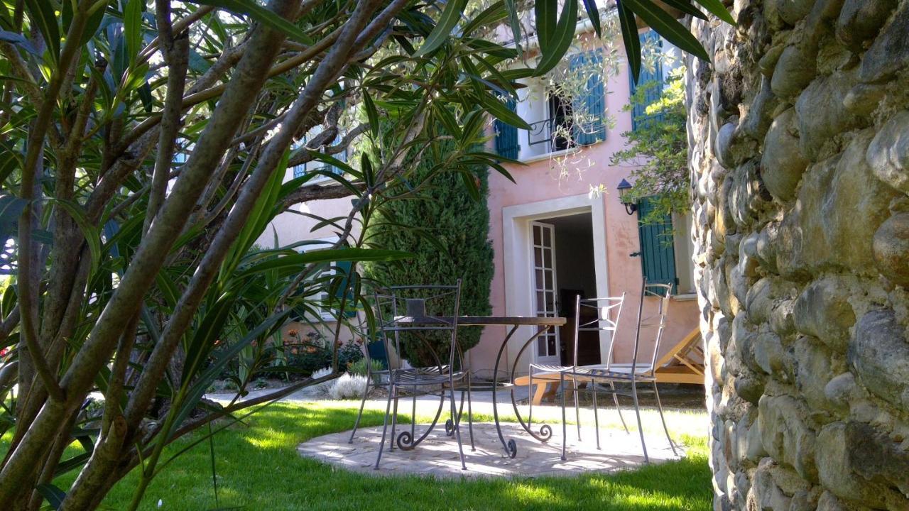 Sous Le Figuier... Apartment Buisson Exterior photo